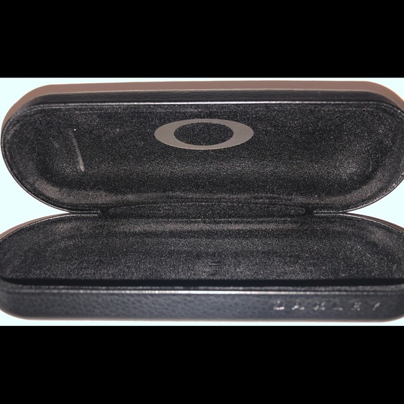 Oakley Sculpt Pewter Glasses, Case, And Pouch - Picture 3 of 13